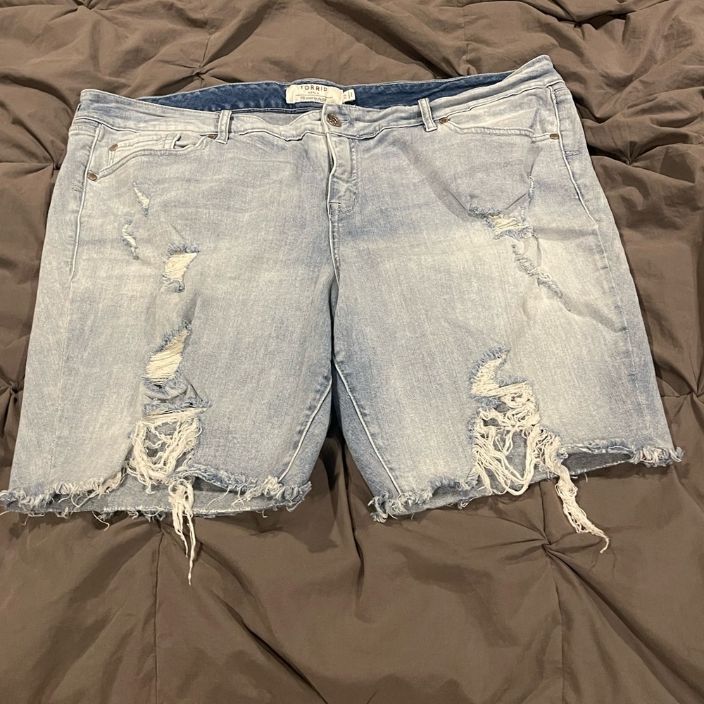 Size 22 Distressed Light Wash Torrid Shorts